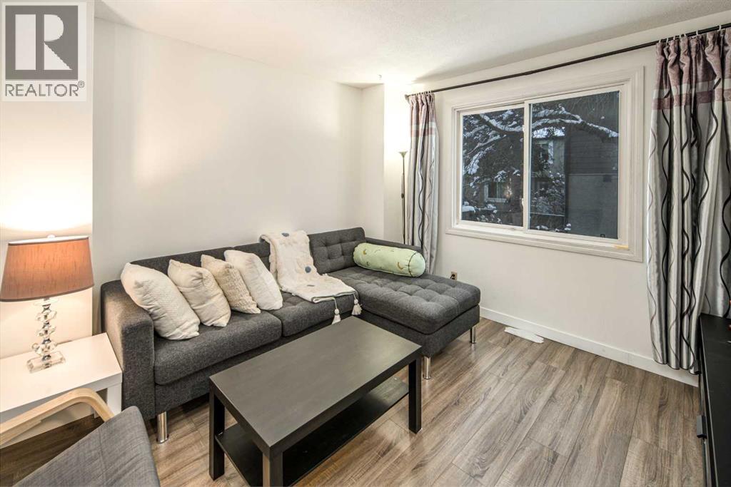 Row / Townhouse for Sale in 33, 4936 Dalton Drive NW|Calgary, Alberta T3A2E4