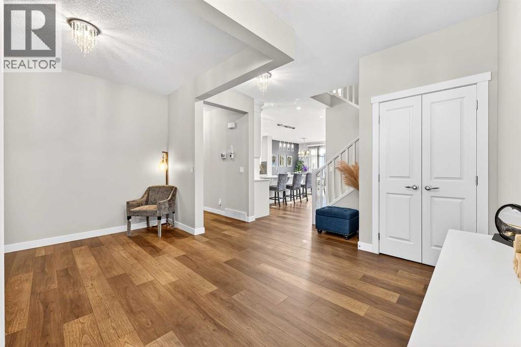 House for Sale in 37 Evansfield Manor NW|Calgary, Alberta T3P1J8 3