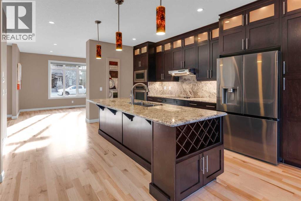 Duplex for Sale in 2534 3 Avenue NW|Calgary, Alberta T2N0L3 5