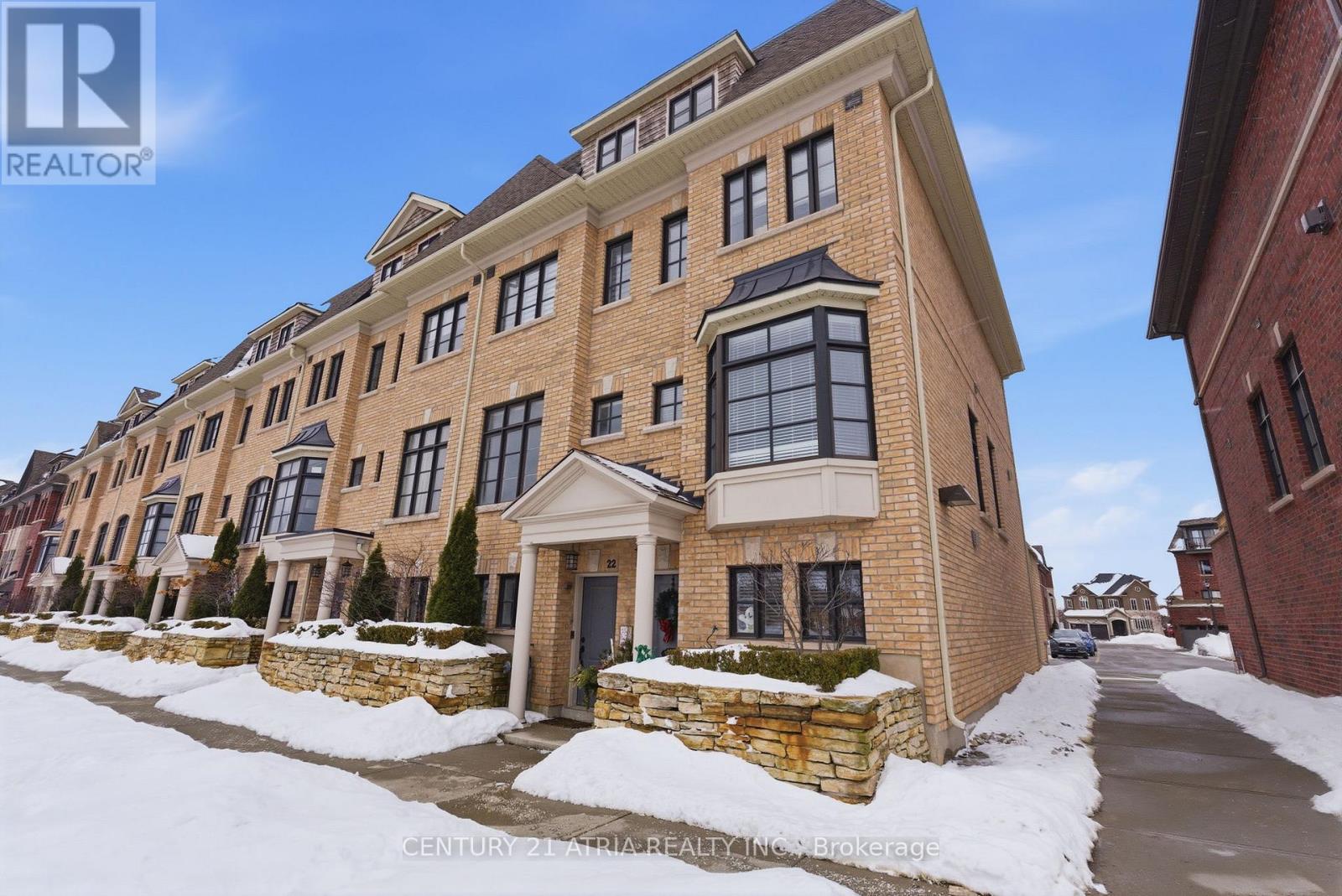 Row / Townhouse for Sale in 22 - 2172 TRAFALGAR ROAD|Oakville (RO River Oaks), Ontario L6H0N4