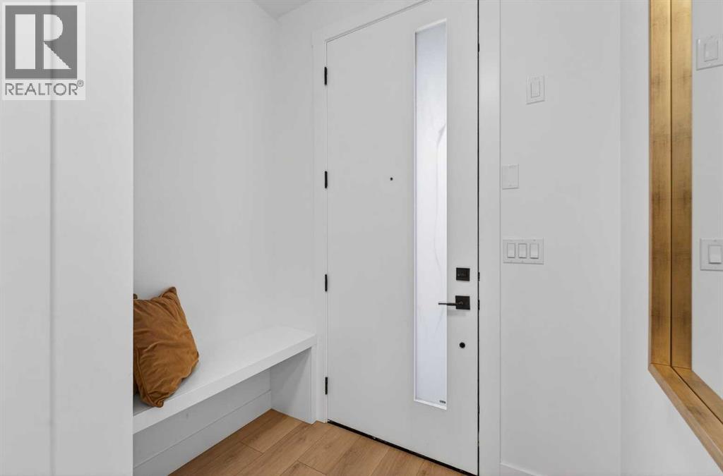 Duplex for Sale in 1325B 20 Avenue NW|Calgary, Alberta T2M1G4 2