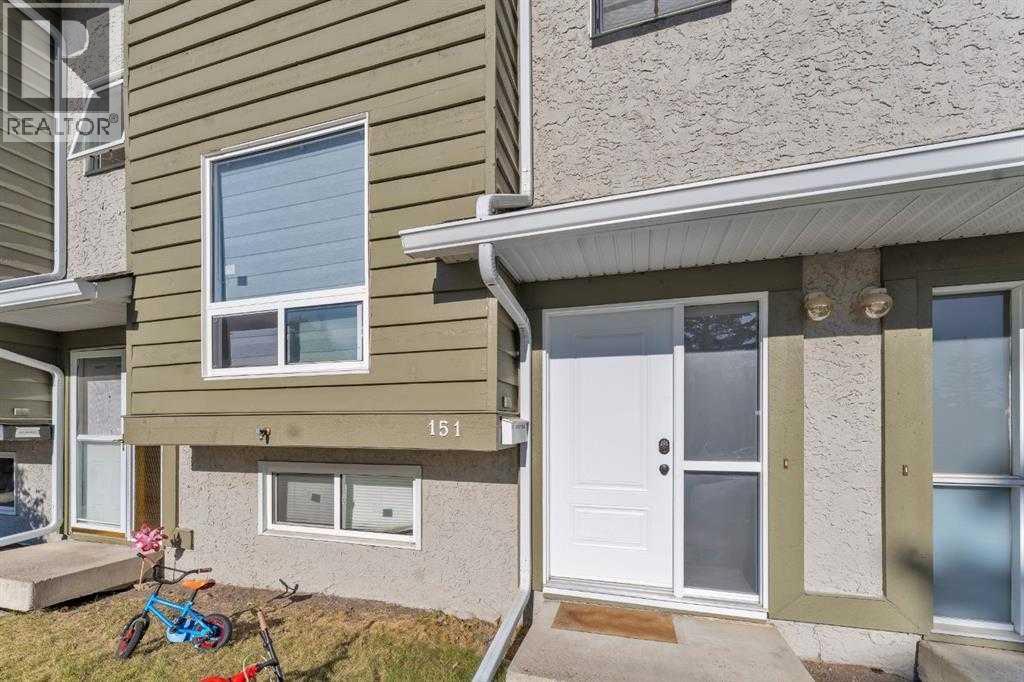 Row / Townhouse for Sale in 151, 6915 Ranchview Drive NW|Calgary, Alberta T3G1R8
