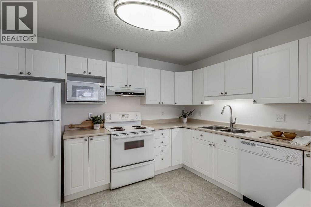 Apartment for Sale in 3205, 3000 Sienna Park Green SW|Calgary, Alberta T3H3N7 5