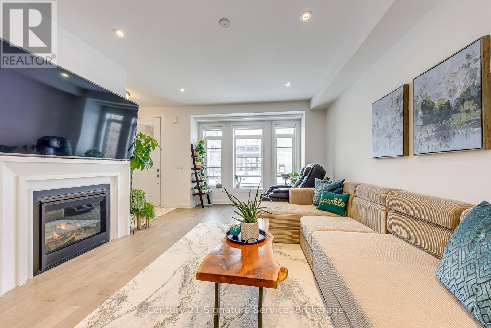 Row / Townhouse for Sale in 4011 SIXTH LINE|Oakville (GO Glenorchy), Ontario L6H3P8 5