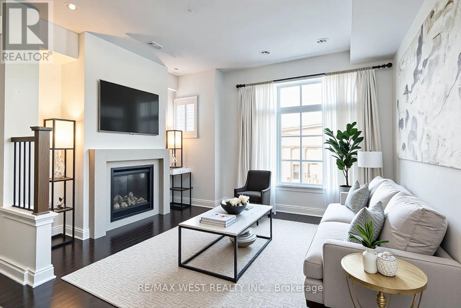 Row / Townhouse for Sale in TH94 - 150 JOYMAR DRIVE|Mississauga (Streetsville), Ontario L5M2P6 2