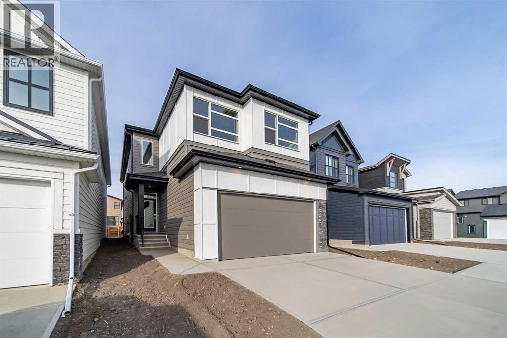 House for Sale in 73 Royston Grove NW|Calgary, Alberta T3L0M3 2