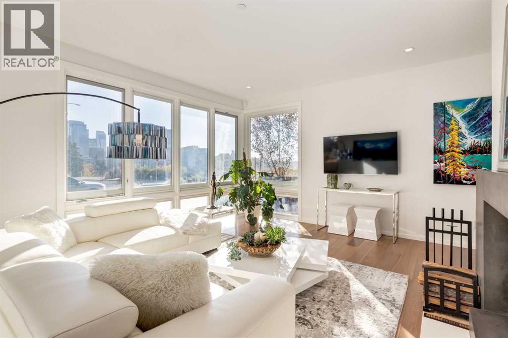 House for Sale in 134 6 Avenue NW|Calgary, Alberta T2M0A1 5