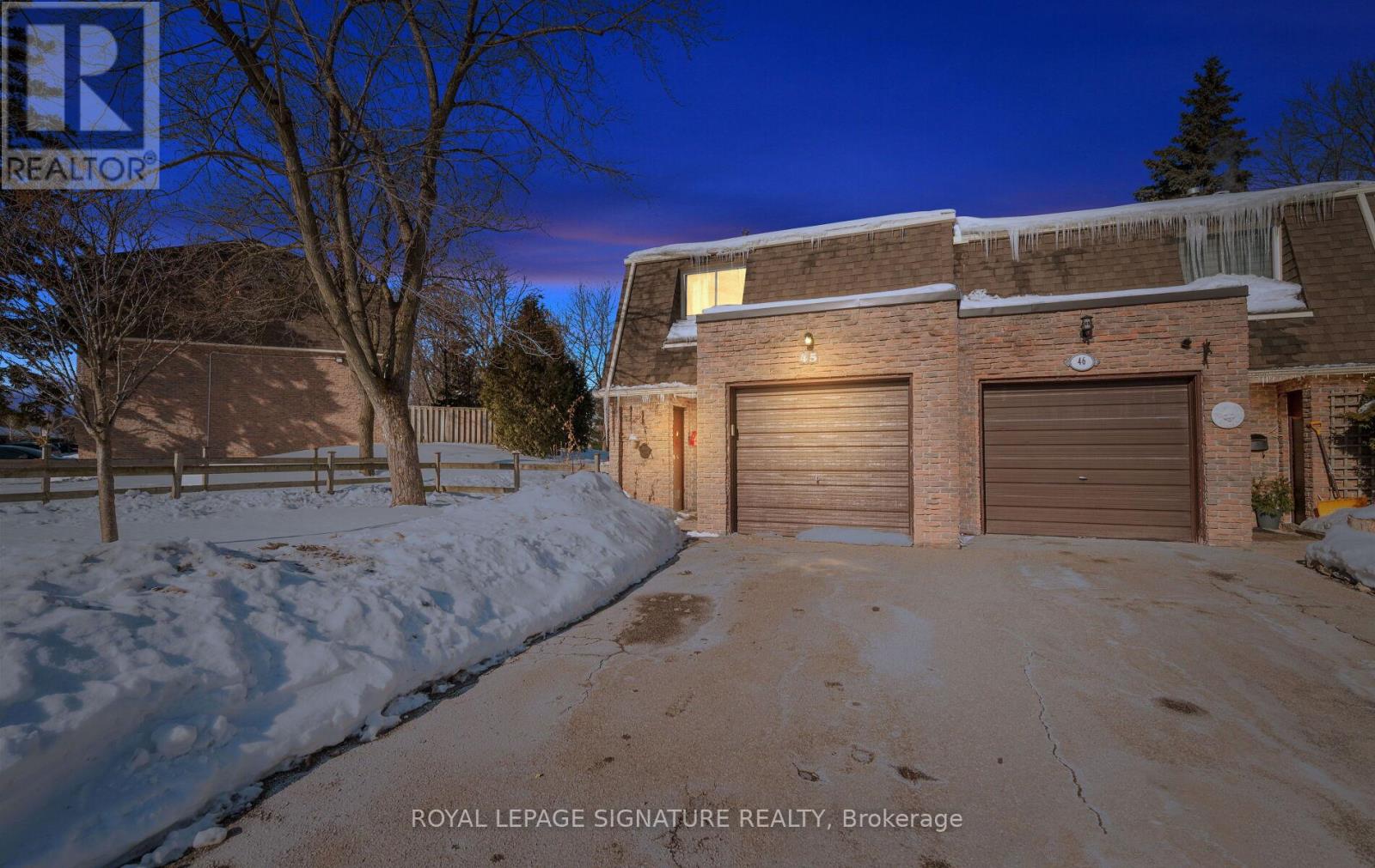 Row / Townhouse for Sale in 7430 COPENHAGEN ROAD|Mississauga (Meadowvale), Ontario L5N2C4 2