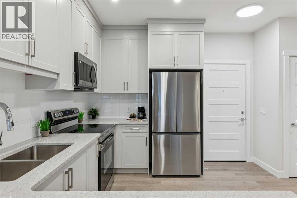 Apartment for Sale in 2215, 2117 81 Street SW|Calgary, Alberta T3H6H5 4