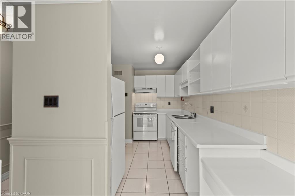 Row / Townhouse for Sale in 2205 SOUTH MILLWAY Unit# 82|Mississauga, Ontario L5L3T2 2