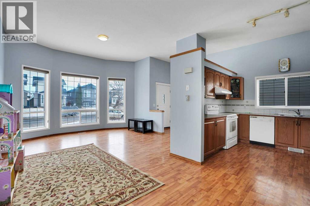 House for Sale in 193 Martindale Drive NE|Calgary, Alberta T3J3X9 3