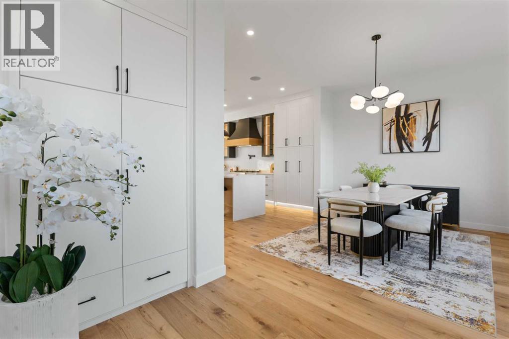 Duplex for Sale in 4709 19 Avenue NW|Calgary, Alberta T2B0S5 2