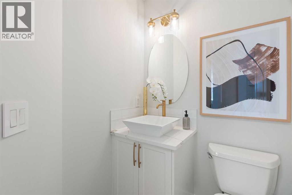 House for Sale in 335 Hidden Creek Boulevard NW|Calgary, Alberta T3A6L1 4