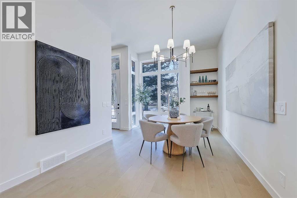 House for Sale in 5020 21A Street SW|Calgary, Alberta T6T0B3 2