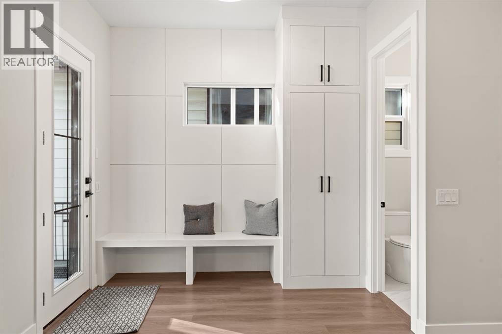 Duplex for Sale in 2528 7 Avenue NW|Calgary, Alberta T2N1A4 3