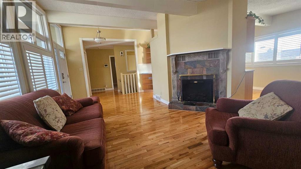 House for Sale in 4 Clarendon Road NW|Calgary, Alberta T2L0P1 4