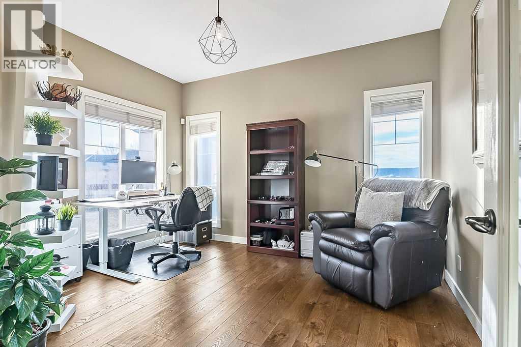 House for Sale in 208 Tuscany Ravine View NW|Calgary, Alberta T3L2W2 5