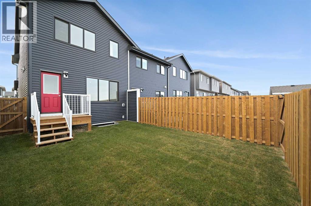 Row / Townhouse for Sale in 19852 45 Street SE|Calgary, Alberta T3M4B9 2