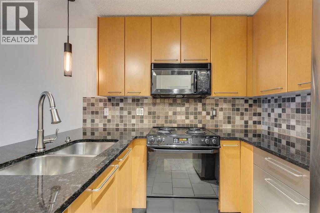 Apartment for Sale in 106, 35 Richard Court SW|Calgary, Alberta T3E7N9 3