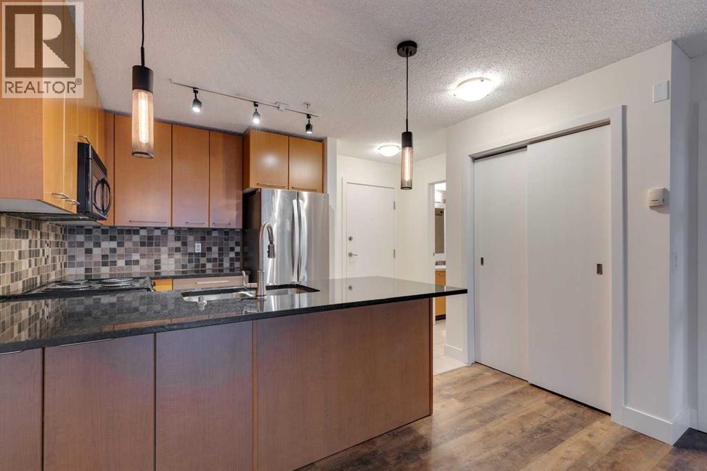 Apartment for Sale in 106, 35 Richard Court SW|Calgary, Alberta T3E7N9 5