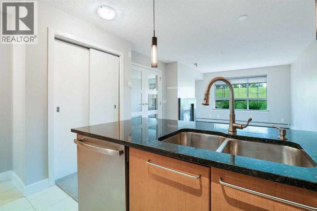 Apartment for Sale in 106, 35 Richard Court SW|Calgary, Alberta T3E7N9 4