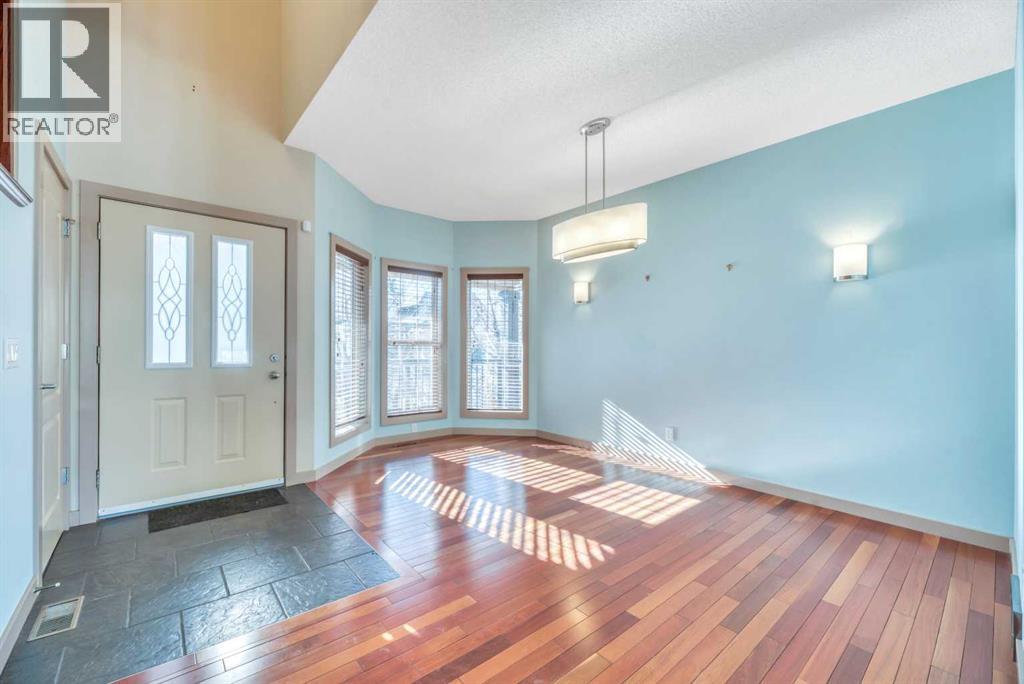 House for Sale in 63 Discovery Ridge Circle SW|Calgary, Alberta T3H5T8 5