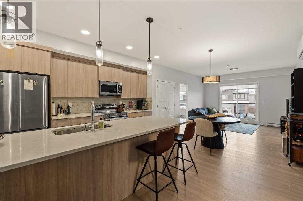 Apartment for Sale in 2201, 33 Carringham Gate NW|Calgary, Alberta T3P2H6 5