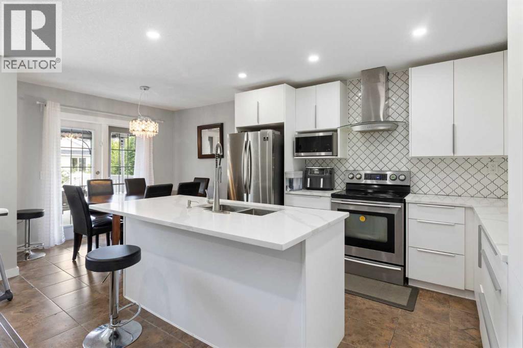 House for Sale in 31 Bridlewood Road SW|Calgary, Alberta T2Y3P9 3