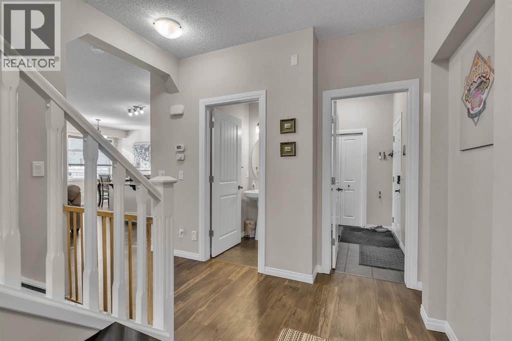 House for Sale in 31 Walden Court SE|Calgary, Alberta T2X0N8 3