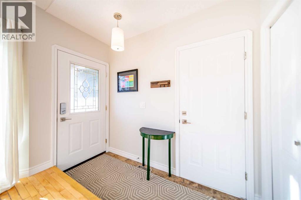 House for Sale in 4 Cedargrove Road SW|Calgary, Alberta T2W4T9 5