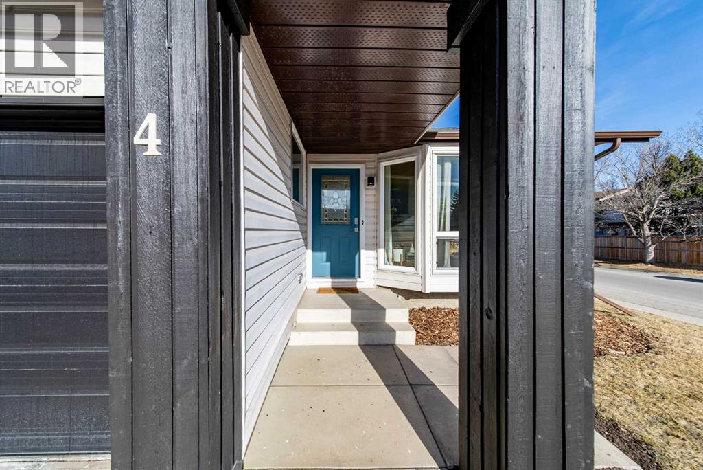 House for Sale in 4 Cedargrove Road SW|Calgary, Alberta T2W4T9 4