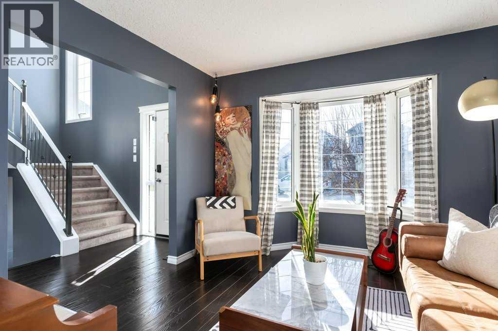 House for Sale in 28 Everstone Way SW|Calgary, Alberta T2Y4E4 5