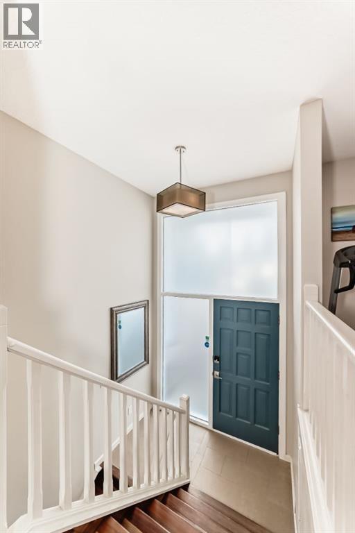 House for Sale in 12 Varbow Place NW|Calgary, Alberta T3A0B6 3