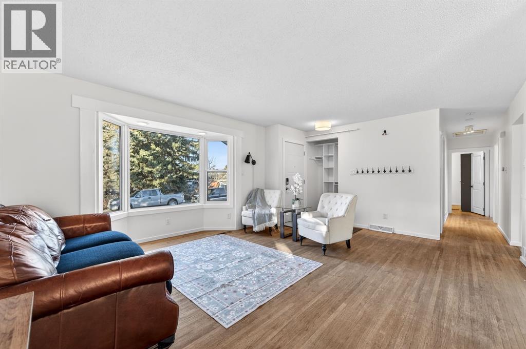 House for Sale in 1904 Veiner Street NE|Calgary, Alberta T2E6G5 3