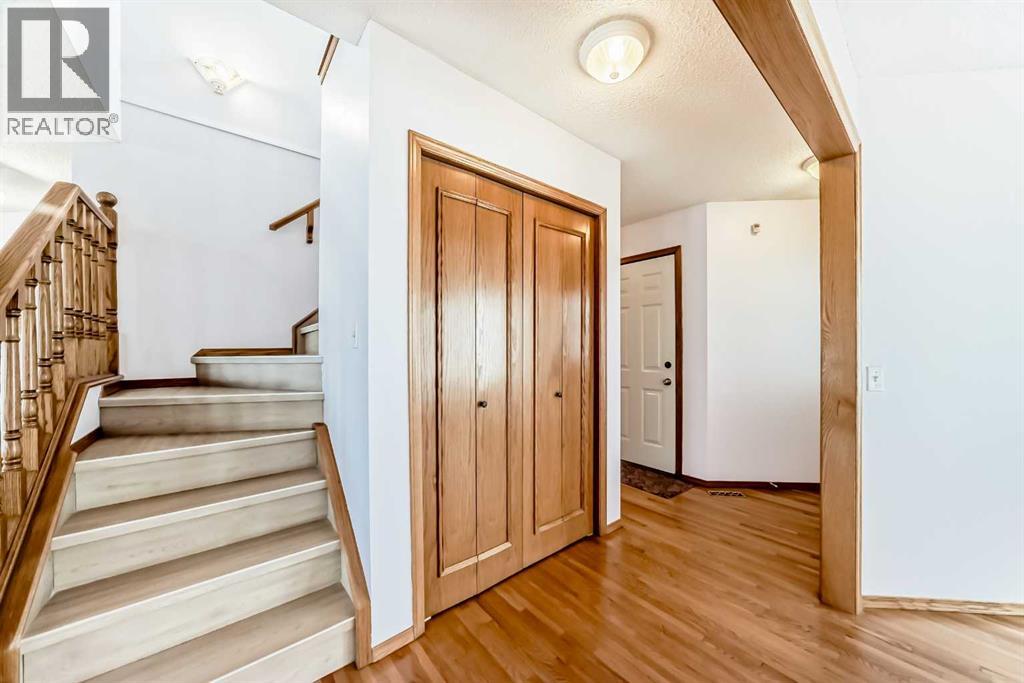 House for Sale in 36 Harvest Oak Green NE|Calgary, Alberta T3K3Y2 4