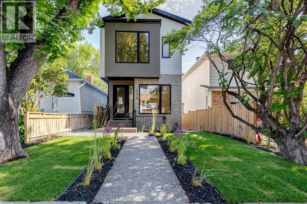 House for Sale in 2309 21 Avenue SW|Calgary, Alberta T2T0P4 2