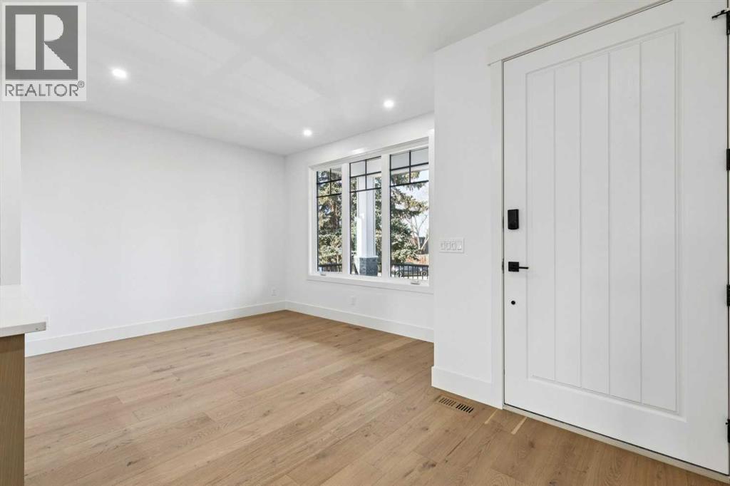 House for Sale in 1835 Braemar Place SW|Calgary, Alberta T2W0Z3 3