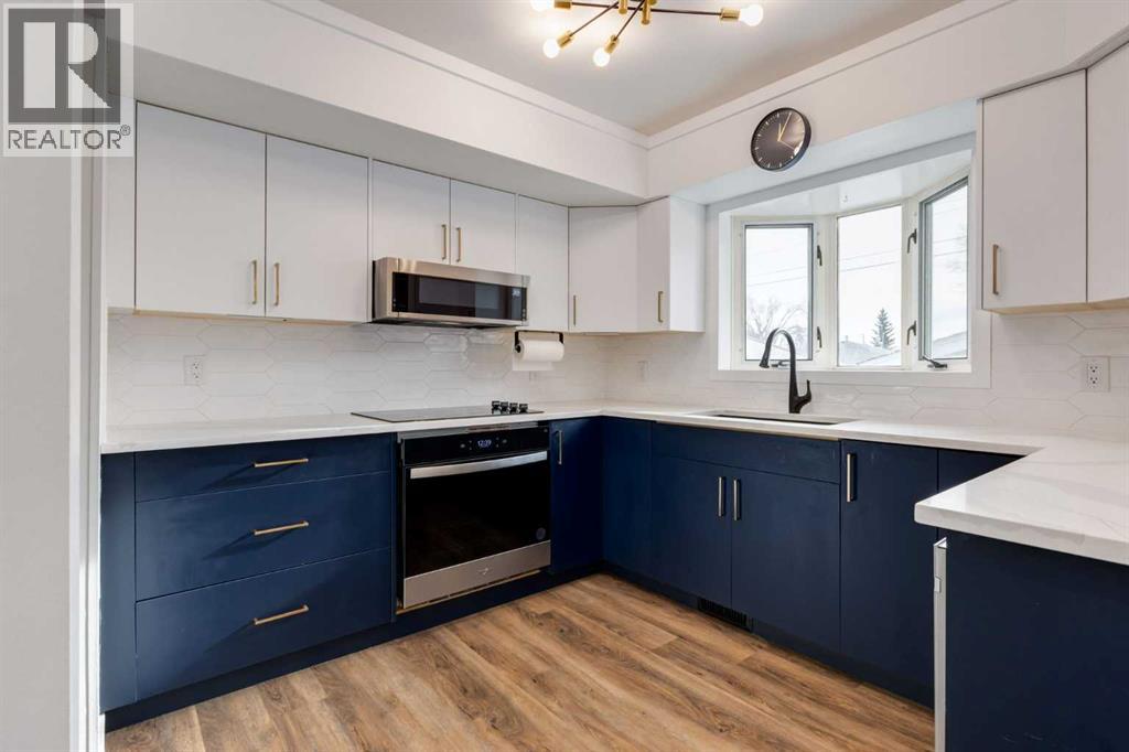 House for Sale in 651 84 Avenue SW|Calgary, Alberta T2V0V8 3