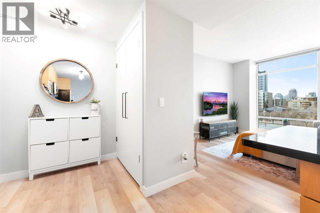 Apartment for Sale in 504, 215 13 Avenue SW|Calgary, Alberta T2R0V6 3