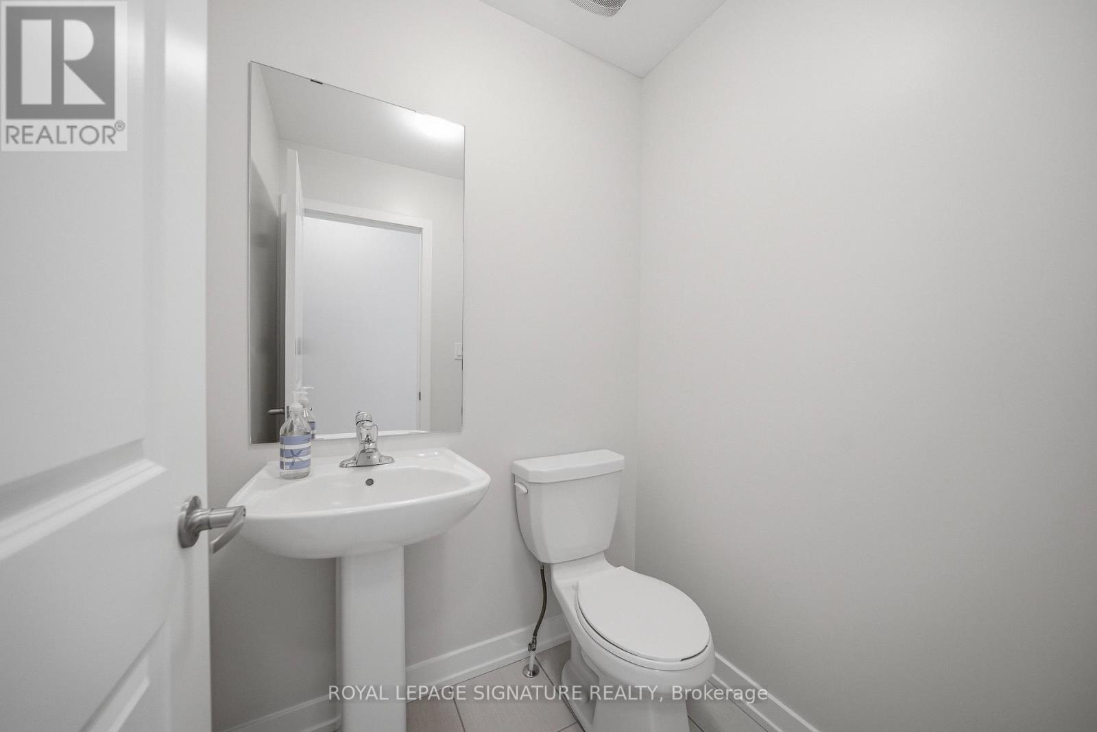 Row / Townhouse for Sale in 1201 DARTMOUTH CRESCENT|Oakville (JM Joshua Meadows), Ontario L6H8C3 4