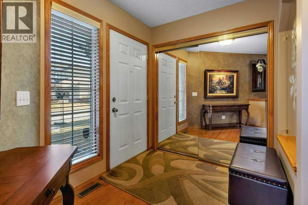 House for Sale in 123 Valley Glen Bay NW|Calgary, Alberta T3B5P9 4