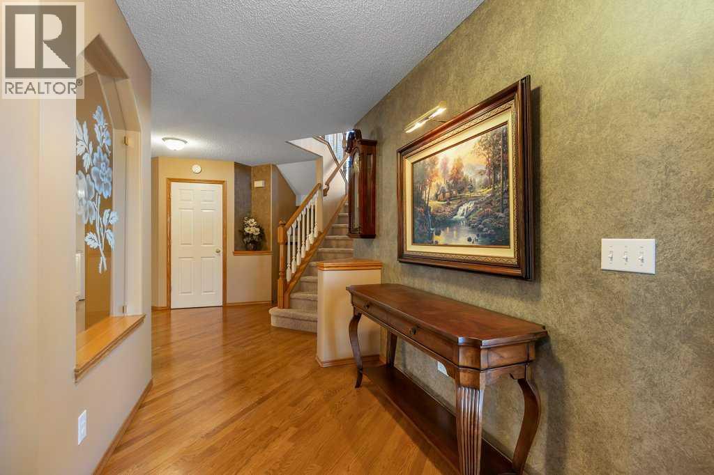 House for Sale in 123 Valley Glen Bay NW|Calgary, Alberta T3B5P9 5