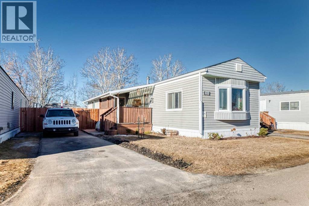 Mobile Home for Sale in 237, 6220 17 Avenue SE|Calgary, Alberta T2A0W6 2