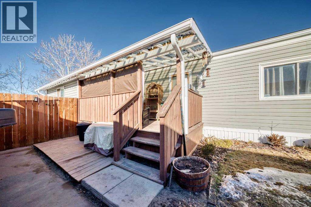 Mobile Home for Sale in 237, 6220 17 Avenue SE|Calgary, Alberta T2A0W6 3