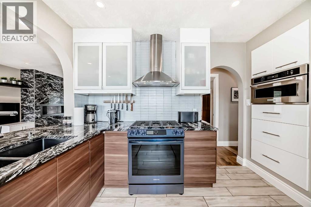 House for Sale in 2415 9 Avenue NW|Calgary, Alberta T2N1E8 5