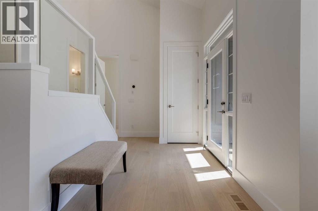 House for Sale in 90 Treeline Gardens SW|Calgary, Alberta T2Y0W6 2