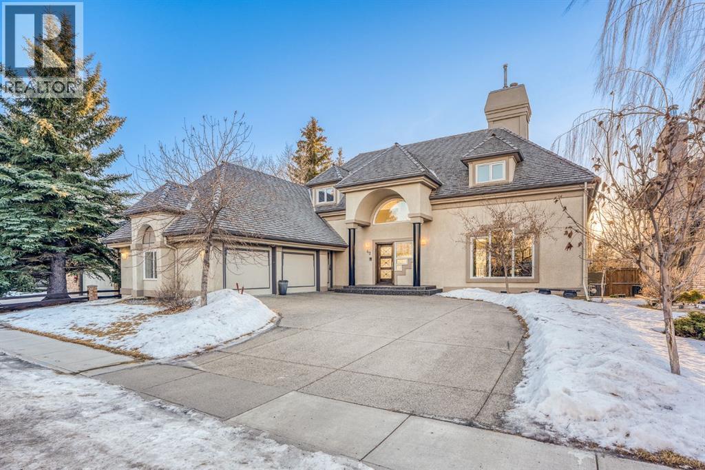 House for Sale in 42 Woodhaven Crescent SW|Calgary, Alberta T2W5S3 2