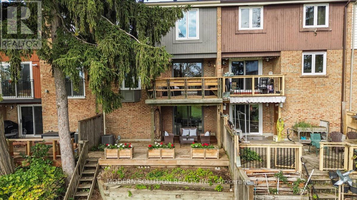 Row / Townhouse for Sale in 1464 CREDIT WOODLANDS COURT|Mississauga (Erindale), Ontario L5C3J5 3