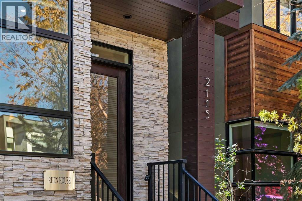 House for Sale in 2115 Bowness Road NW|Calgary, Alberta T2N3L2 3