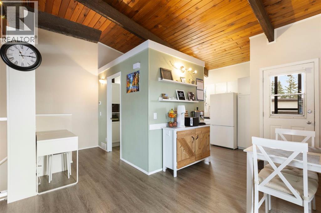 Duplex for Sale in 4954 Rundlewood Drive NE|Calgary, Alberta T4C1Y9 4